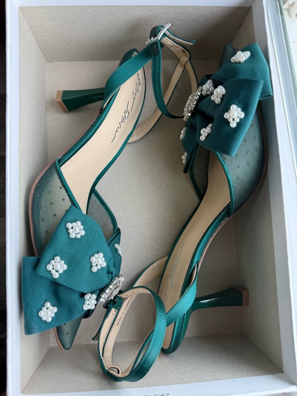 ❤️🎁Betsey Johnson Markin Emerald Green Embellished Bow Ankle-Strap Heels - Picture 7 of 7